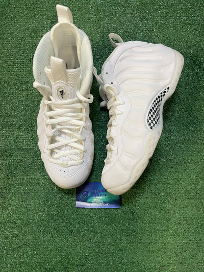 Nike air foamposite one triple white size 9.5men/11women