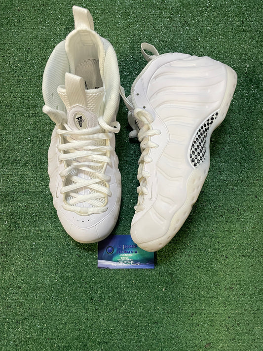 Nike air foamposite one triple white size 9.5men/11women