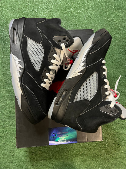 Jordan 5 metallic reimagined size 10.5men/12women