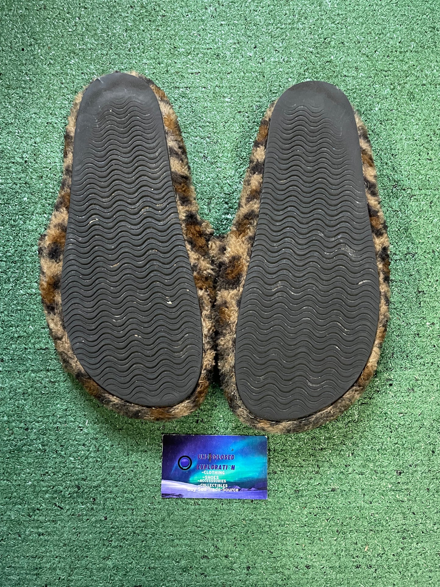 Gv Gallery Raspberry Hills cheetah fur slides size 10men/11.5women