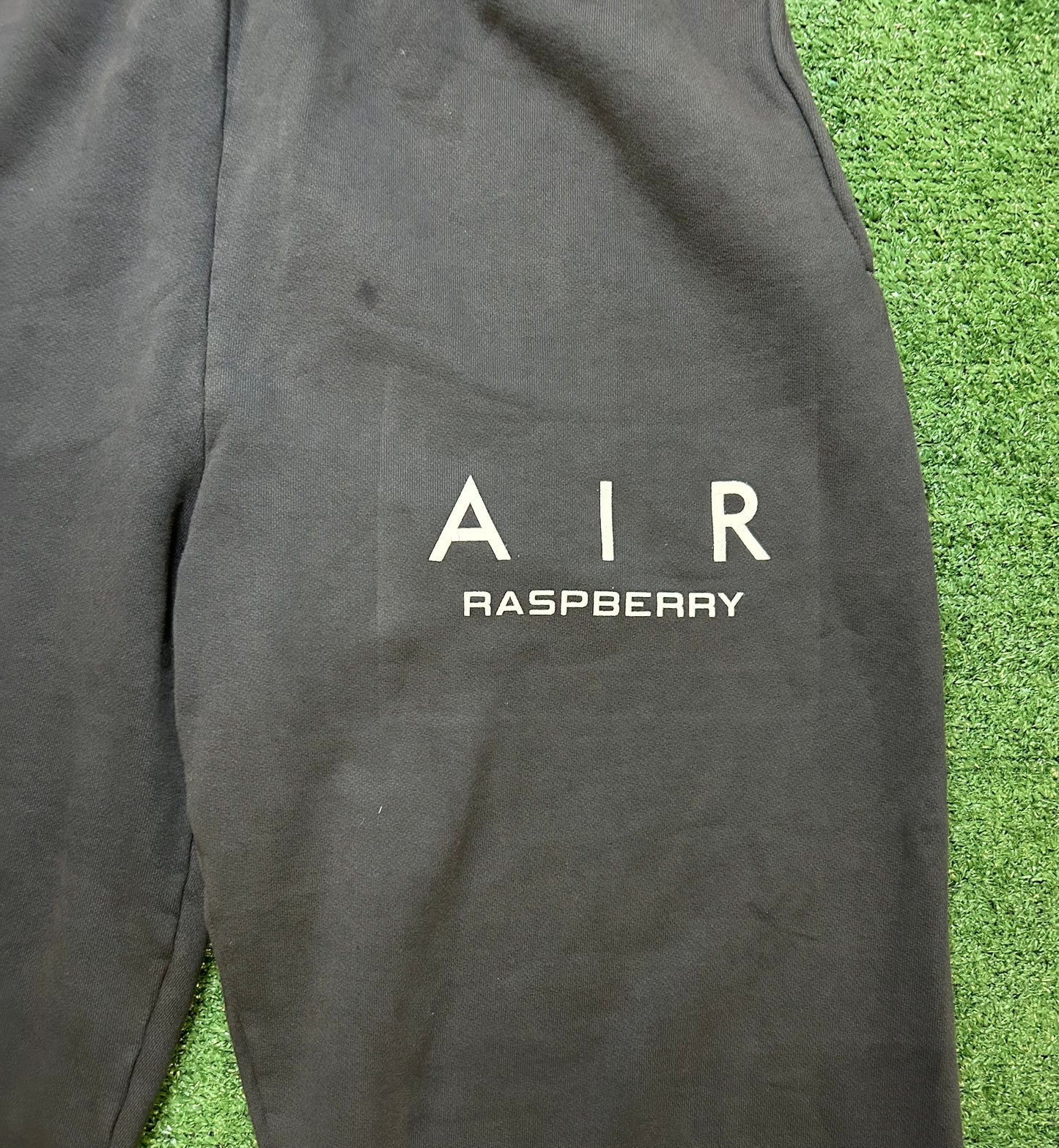 GV Gallery air raspberry sweatpants