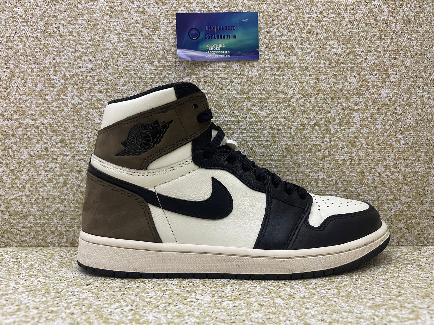 Jordan 1 High Mocha 9 Men/10.5 Women “Preowned”