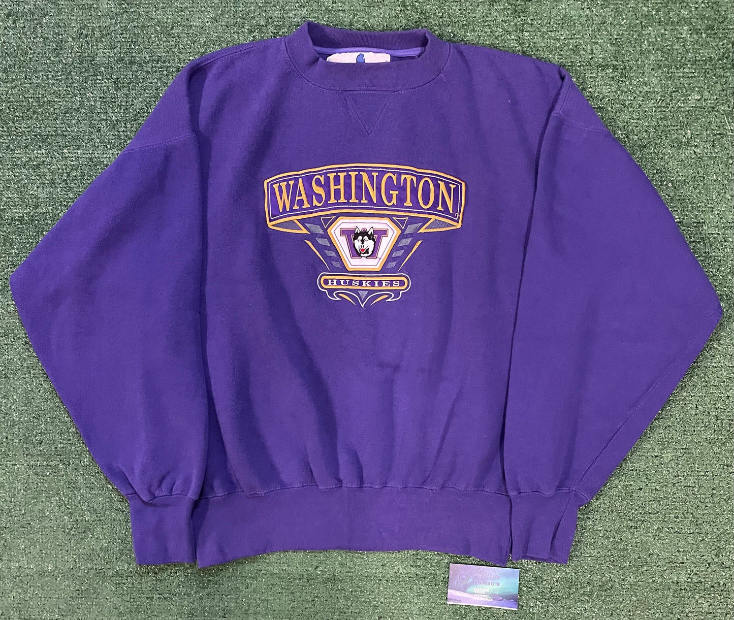 Vintage 1990s UW university of huskies embroidered purple crewneck