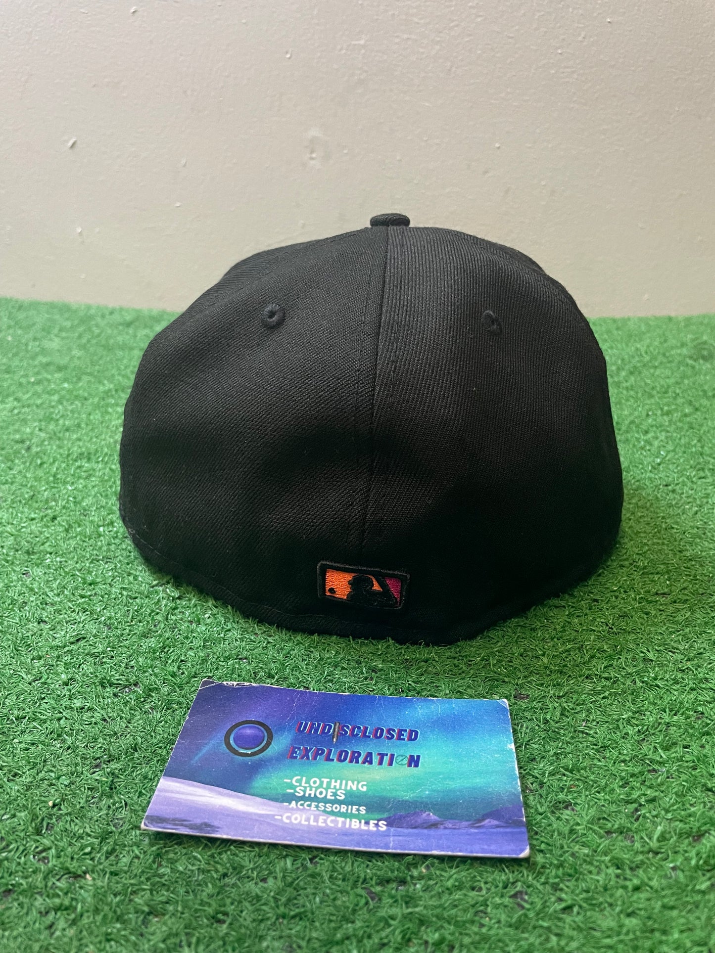 Seattle Mariners neon fill fitted hat