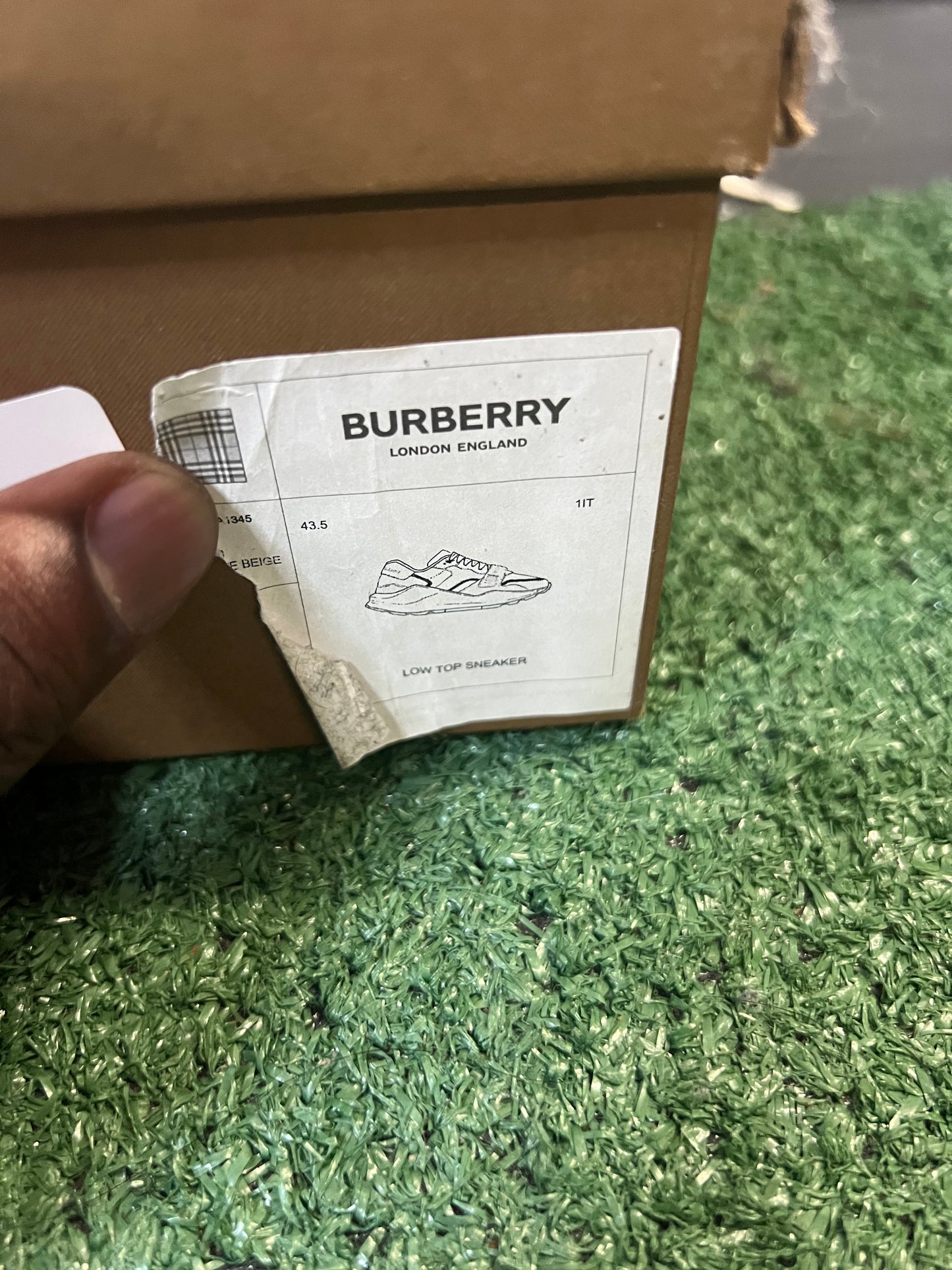 Burberry Ramsey grey archive beige sneakers 10.5men/12women(EU 43.5)