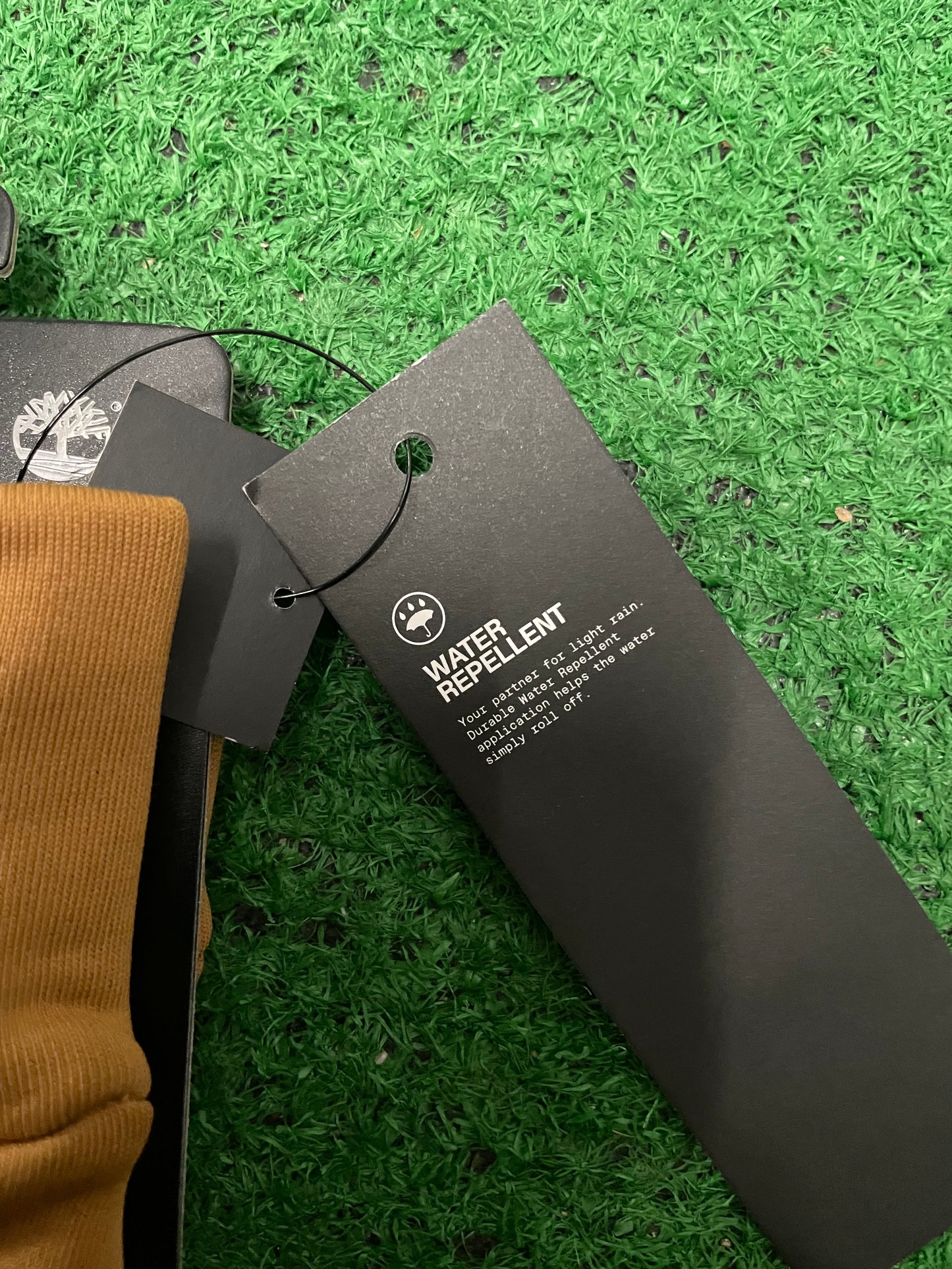 Timberland wheat/black touchscreen gloves