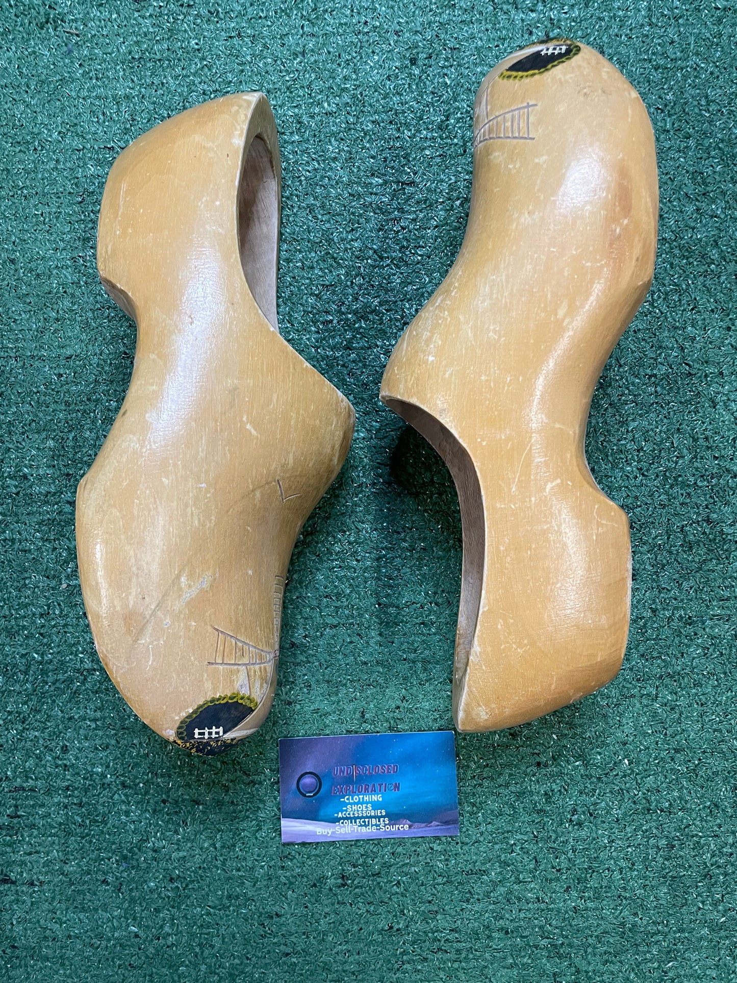 vintage hand-painted wooden clogs size 8men/9.5women