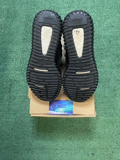 Adidas Yeezy Boost 350 pirate black size 9men/10.5women