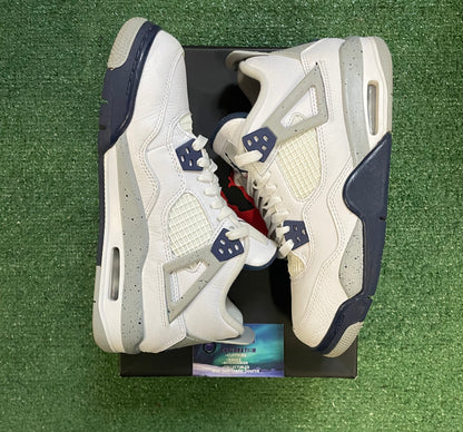 Air Jordan 4 midnight navy size 7youth/8.5women