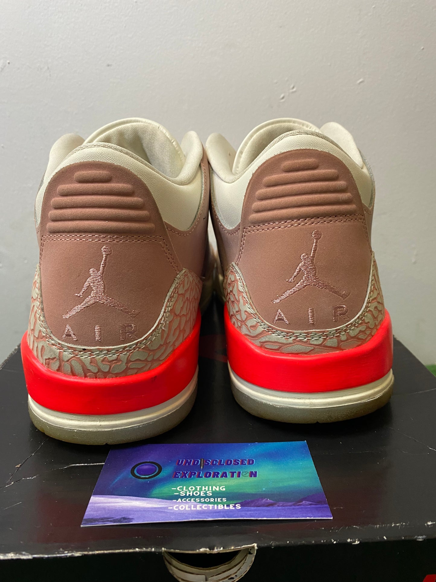 Jordan 3 rust pink size 9.5men/11women