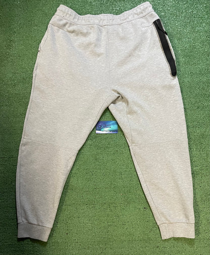 Nike Tech Fleece grey sweatpants