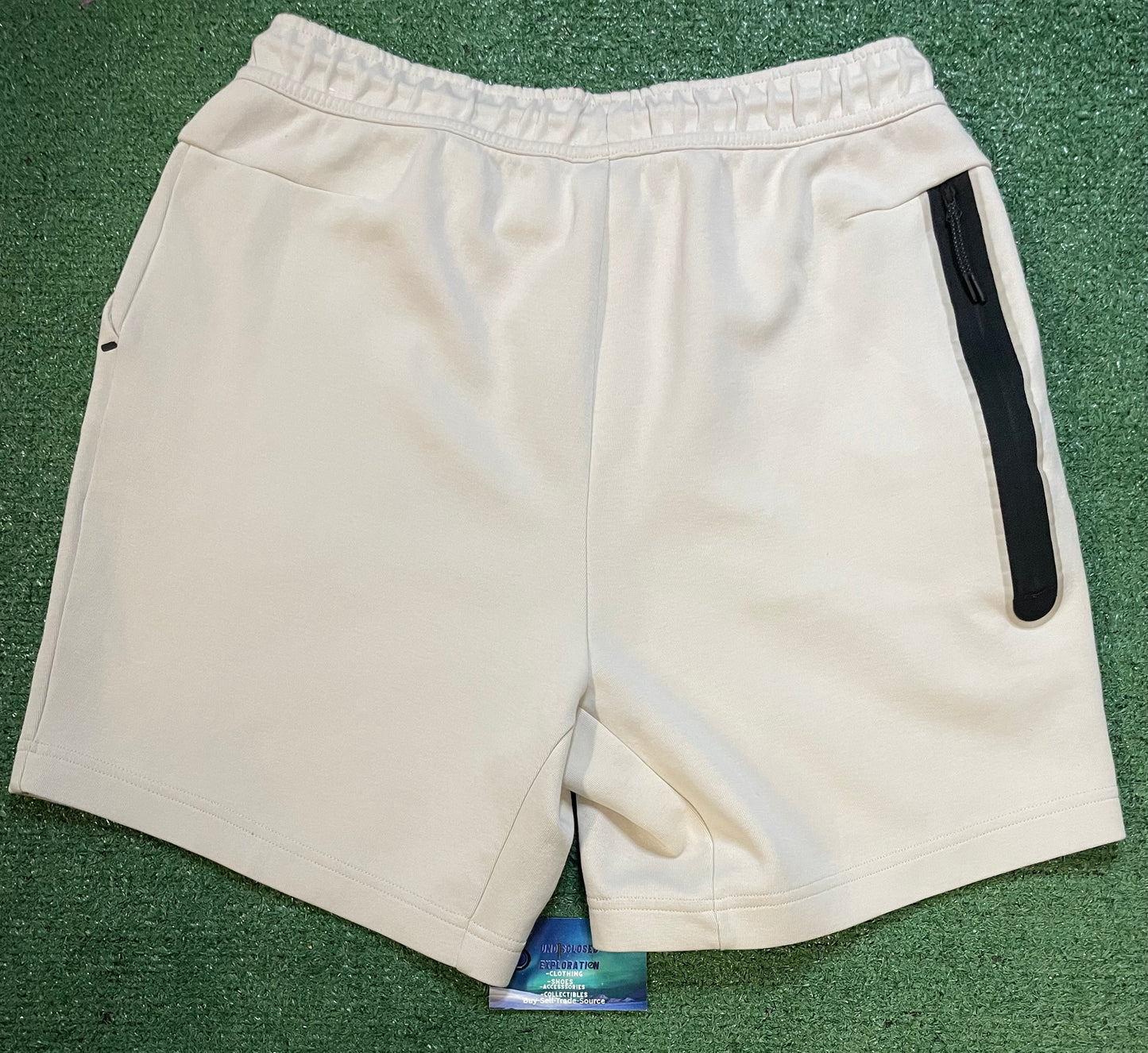 Nike Tech Fleece off white shorts