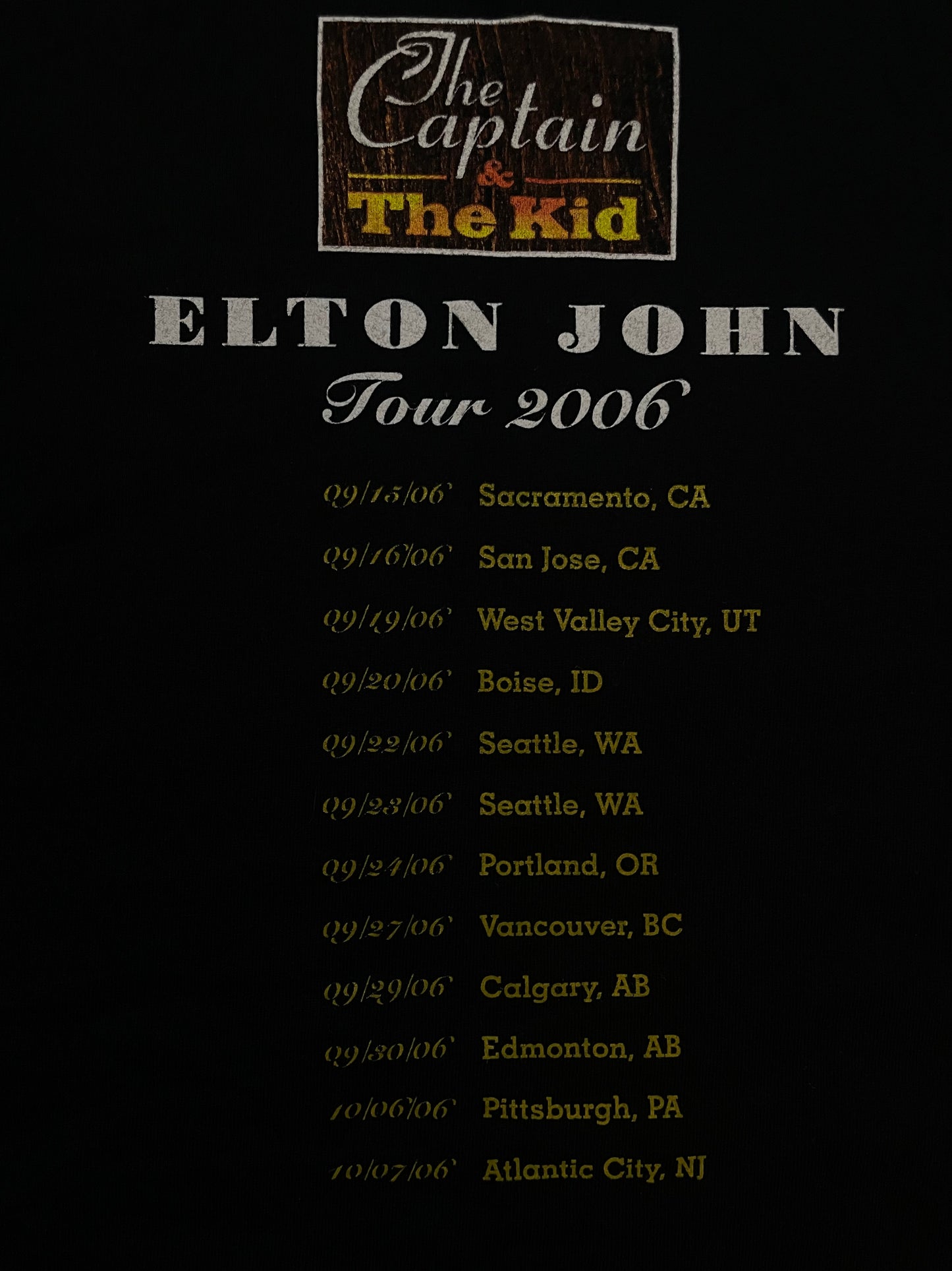 Vintage 2000s Elton John the captain and the kid tour tee