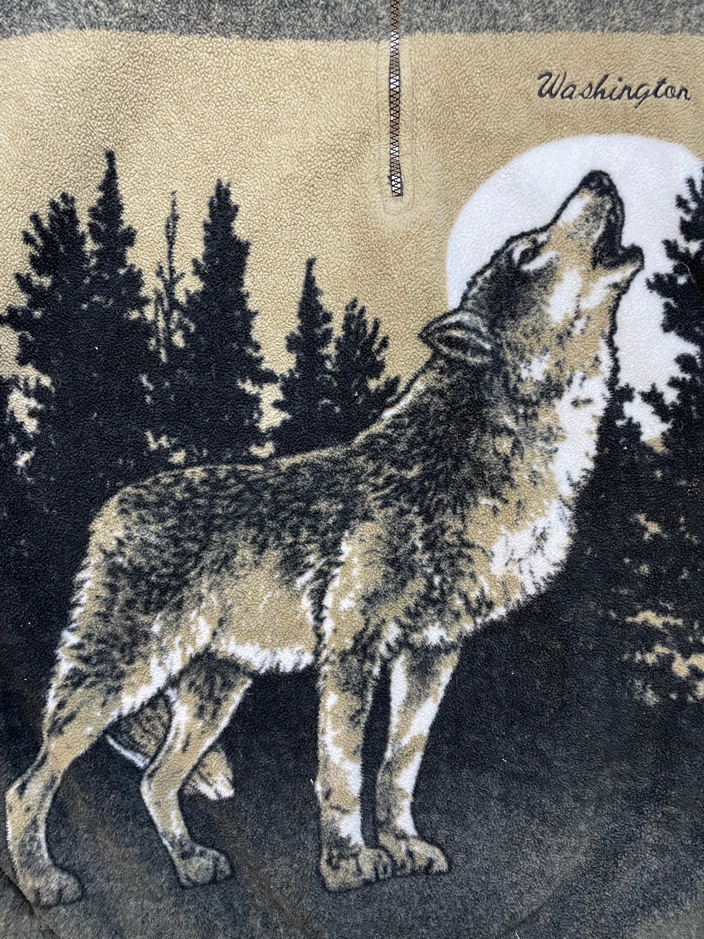 Vintage 1990s Washington wolves all over print quarter zip