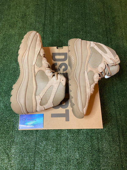 Yeezy dessert boot rock size 11men/12.5women