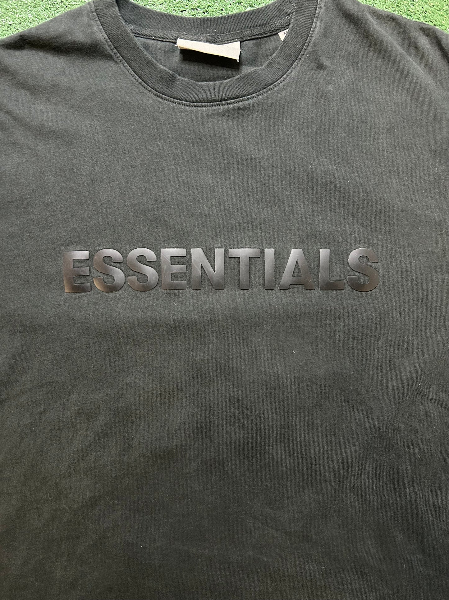 Fear of god essentials black logo tee