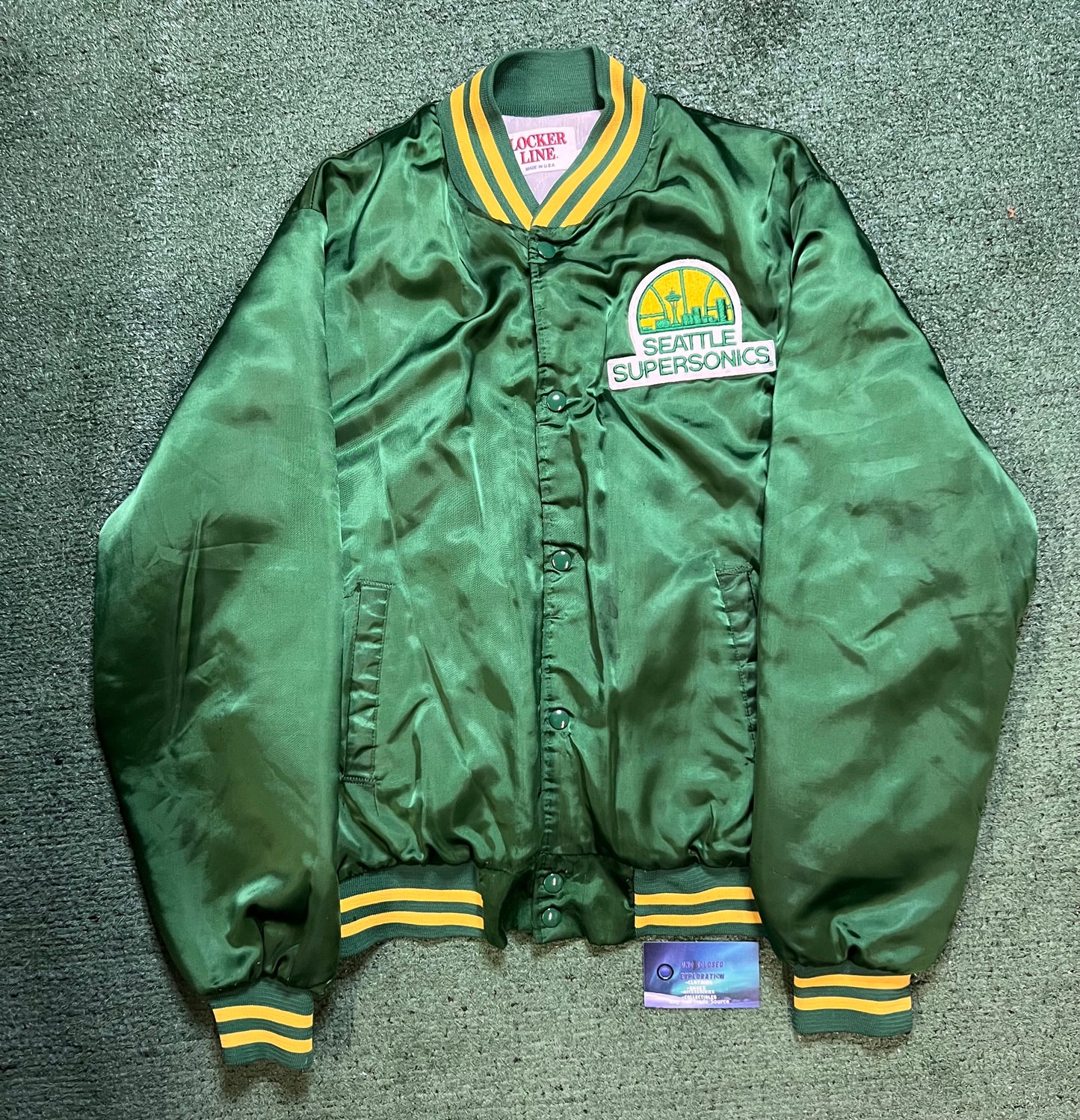 Vintage 1990s Seattle SuperSonics satin jacket