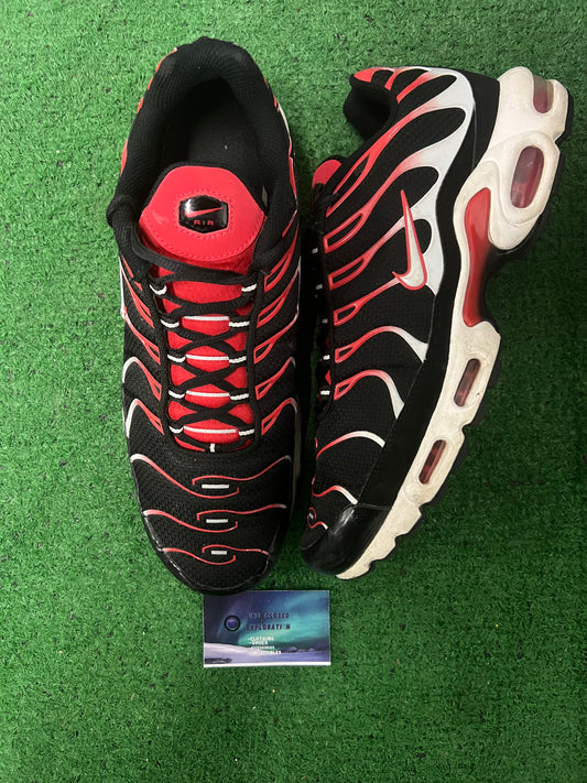 Nike air max plus black white university red size 11men/12.5women