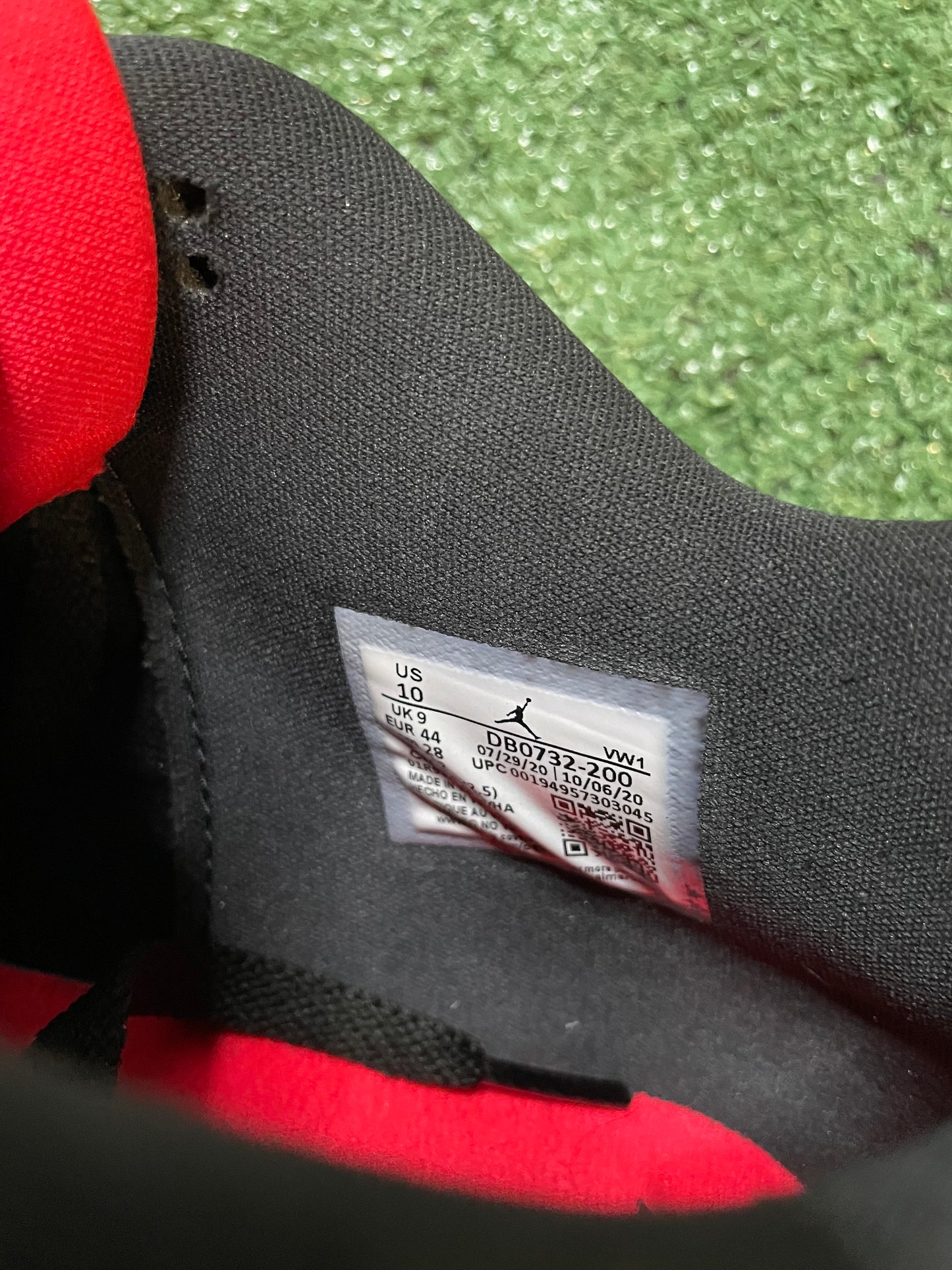 Air Jordan 4 taupe size 10men/11.5women