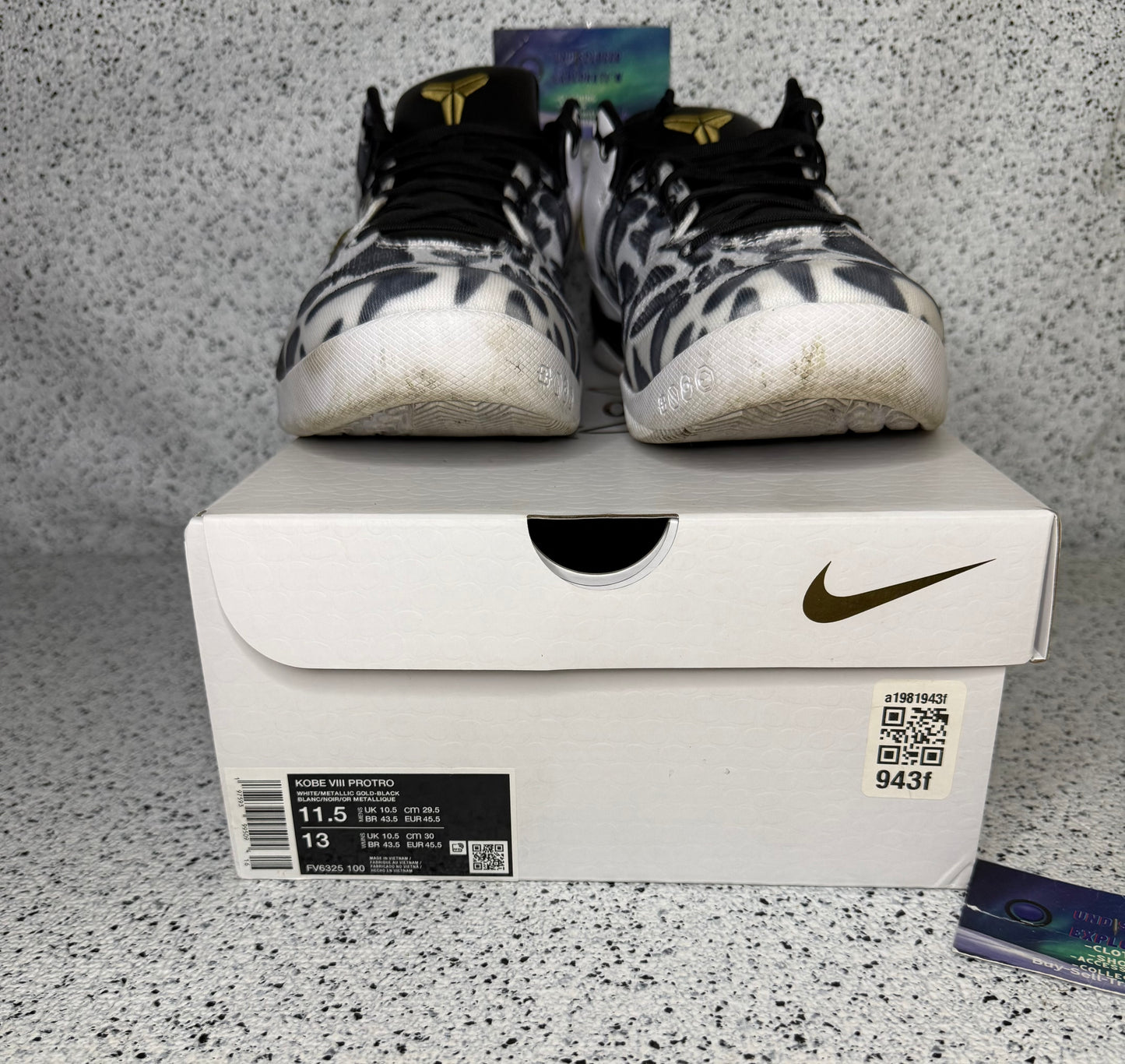 Kobe 8 Mambacita 11.5 Men/13 Women “Preowned”