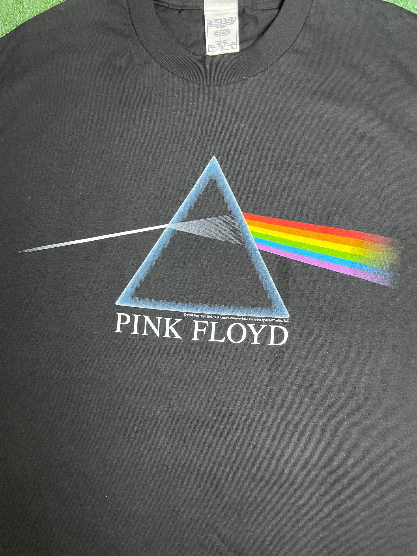 Vintage 2004 Pink Floyd Dark side of the Moon Album tee