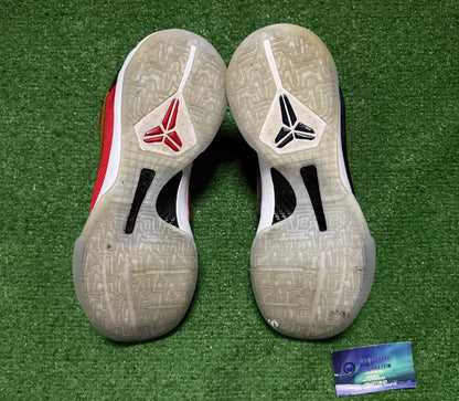 Kobe 5 Undefeated What If Pack 11.5 Men/13 Women “Preowned”