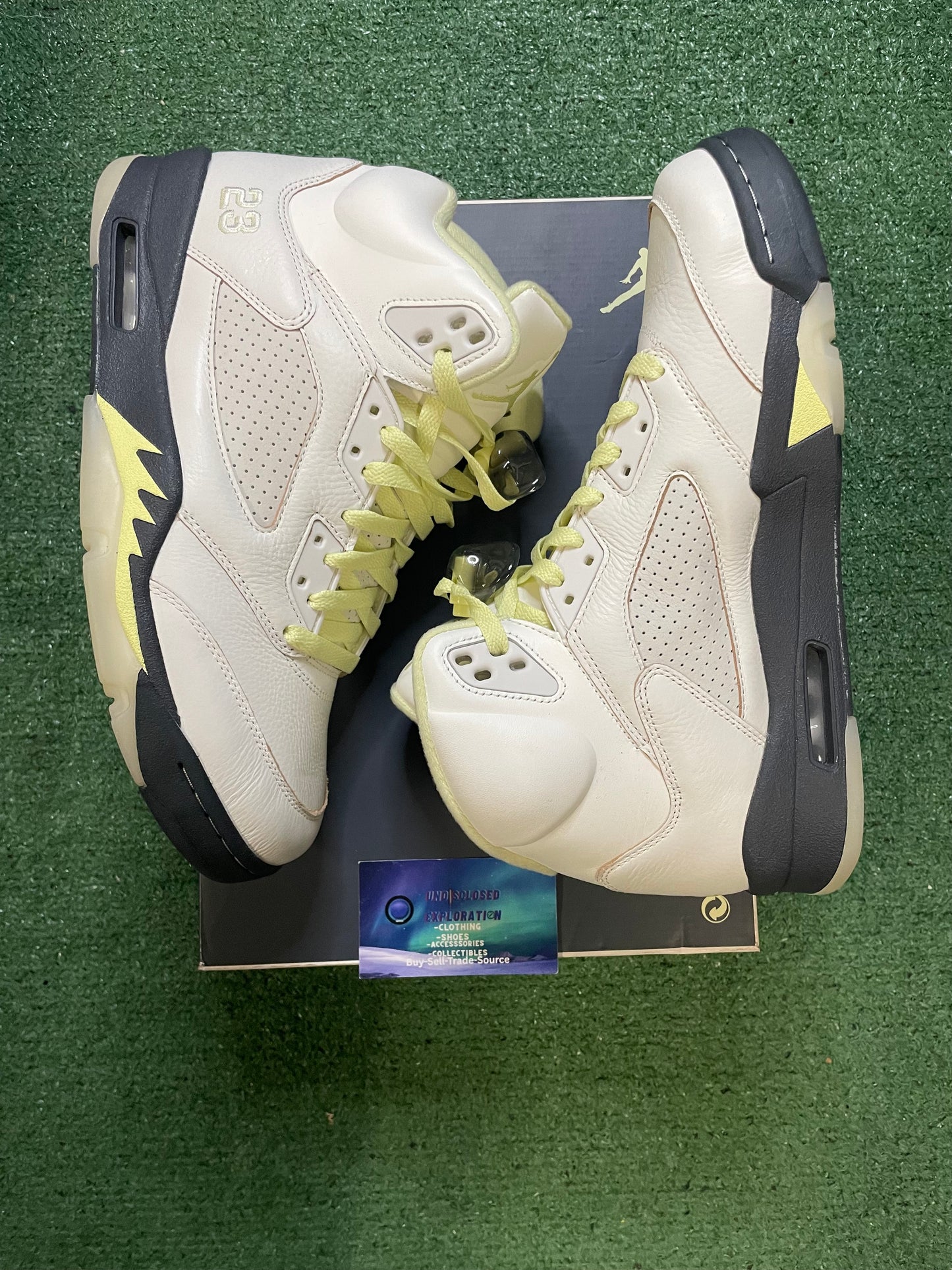 Air Jordan 5 luminous green size 10men/11.5women