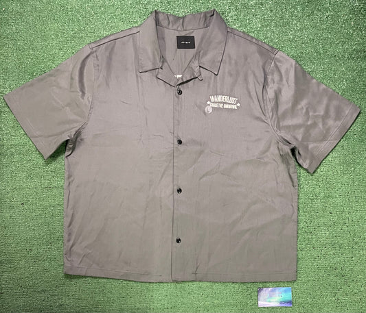 Wanderlust grey short sleeve button up