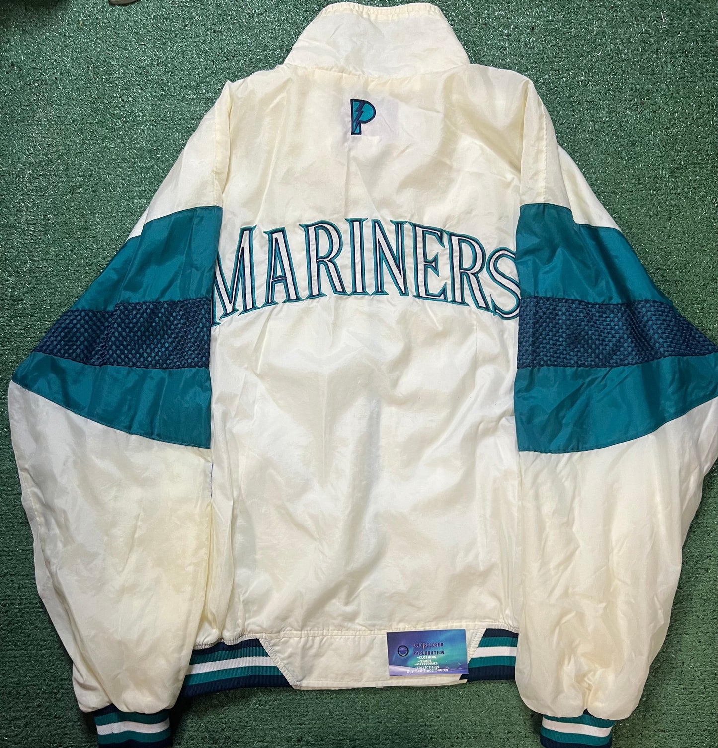 Vintage 1990s Seattle mariners white & blue pro player jacket