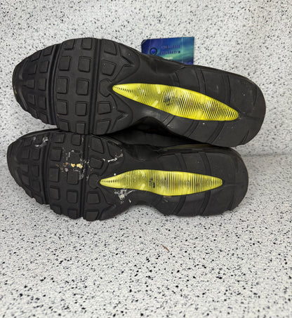 Nike Air Max 95 Black Varsity Red 11 Men/12.5 Women “Preowned”