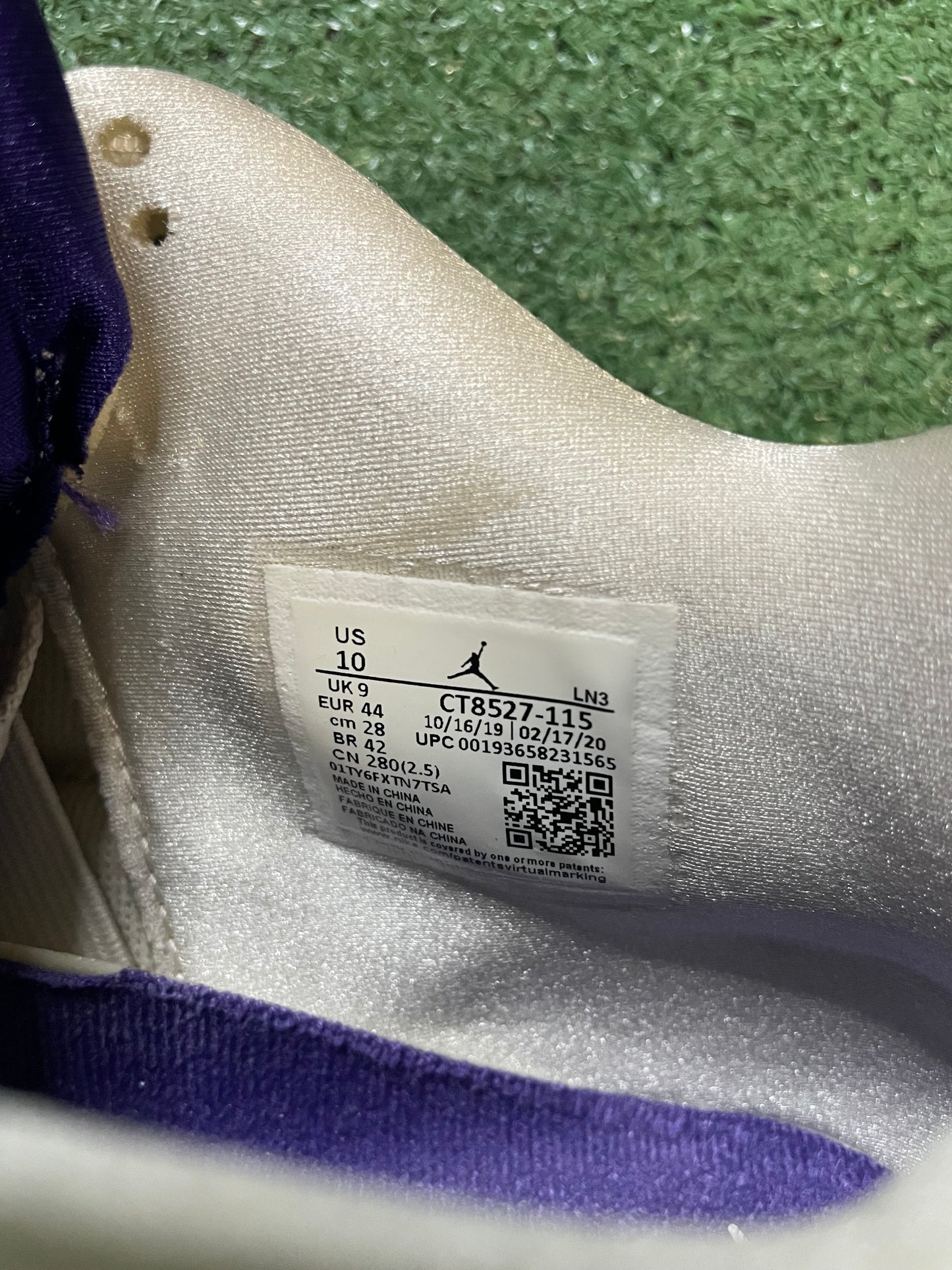 Air Jordan 4 purple metallic size 10men/11.5women
