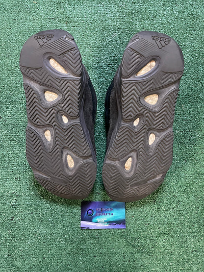 Adidas Yeezy boost 700 V2 Vanta size 11men/12.5women