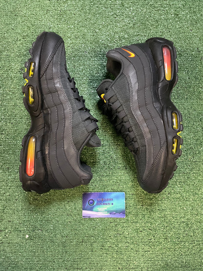 Nike Air max 95 anthracite opti yellow size 10men/11.5women