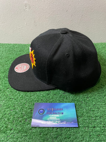 Phoenix Suns black Mitchell & ness hat