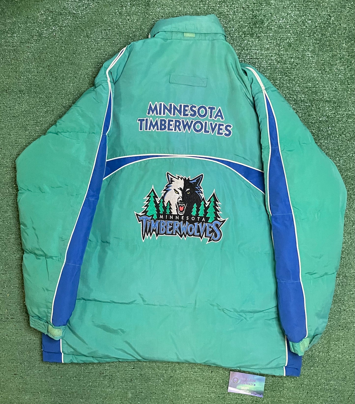 Vintage 1990s Minnesota Timberwolves reversible jacket