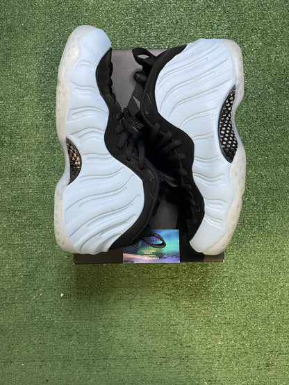 Nike Air Foamposite One psychic blue size 10.5men/12women