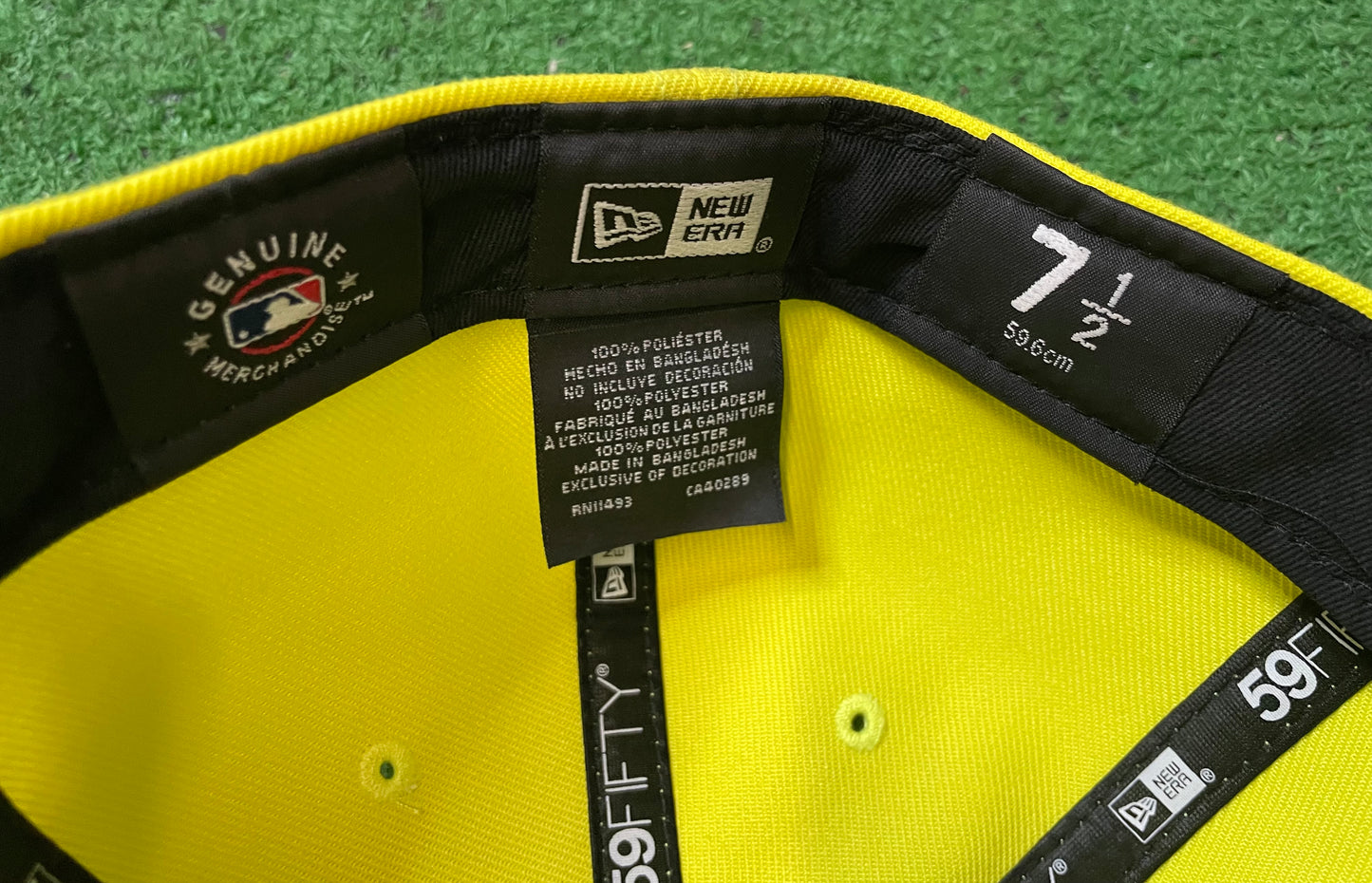 Seattle Mariners yellow fitted hat