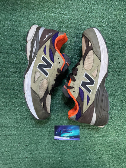 New Balance 990v3 teddy santis khaki orange size 10men/11.5women