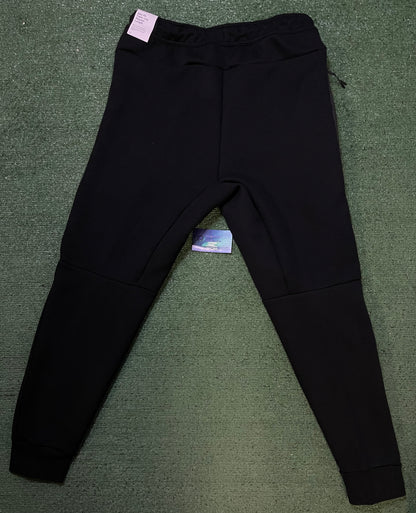 Nike tech fleece black sweatpants