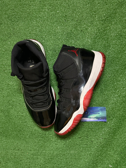 Jordan 11 Bred 10.5 Men/12 Women “Preowned”