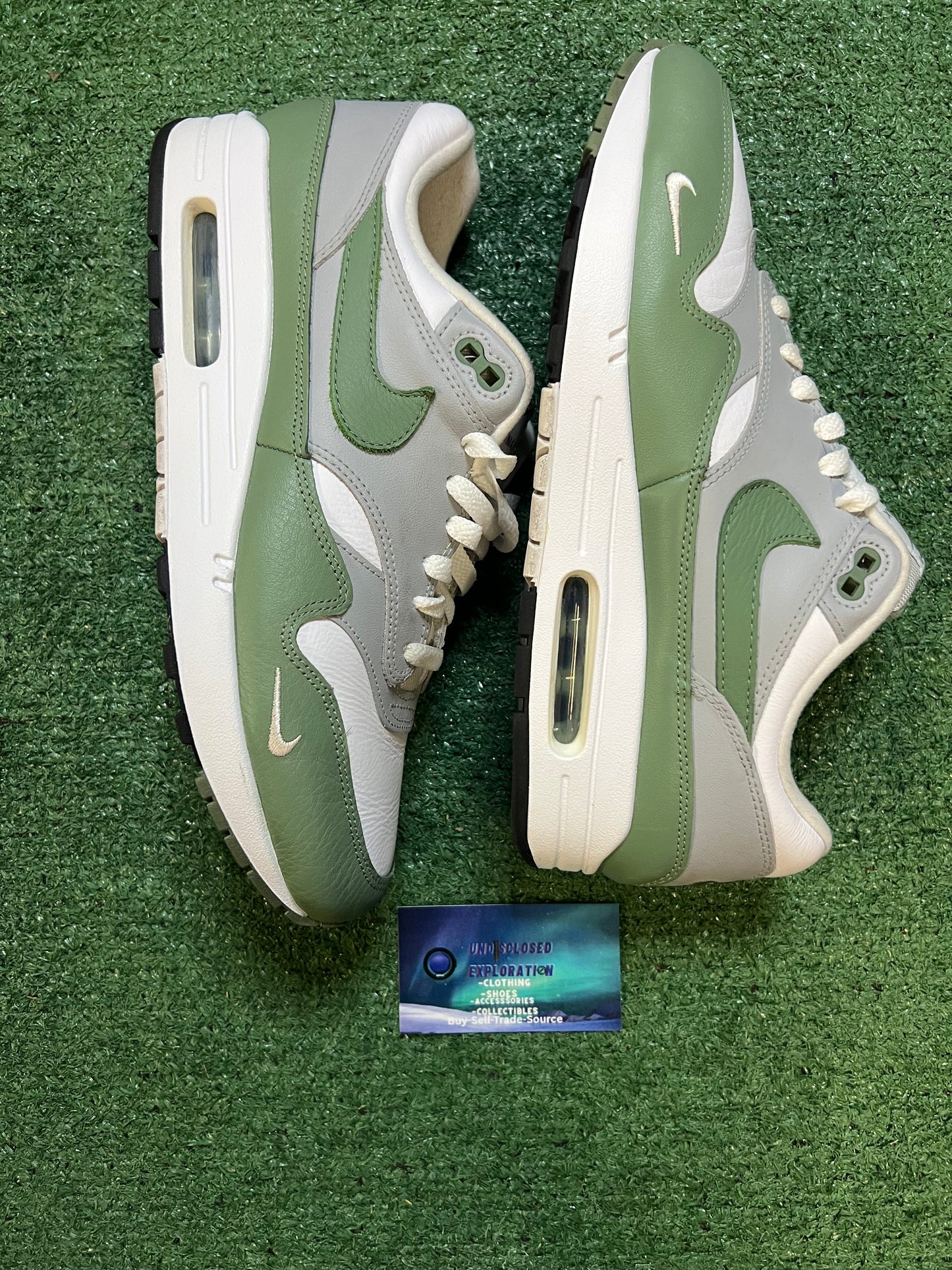 Nike air max 1 spiral sage size 10men/11.5women