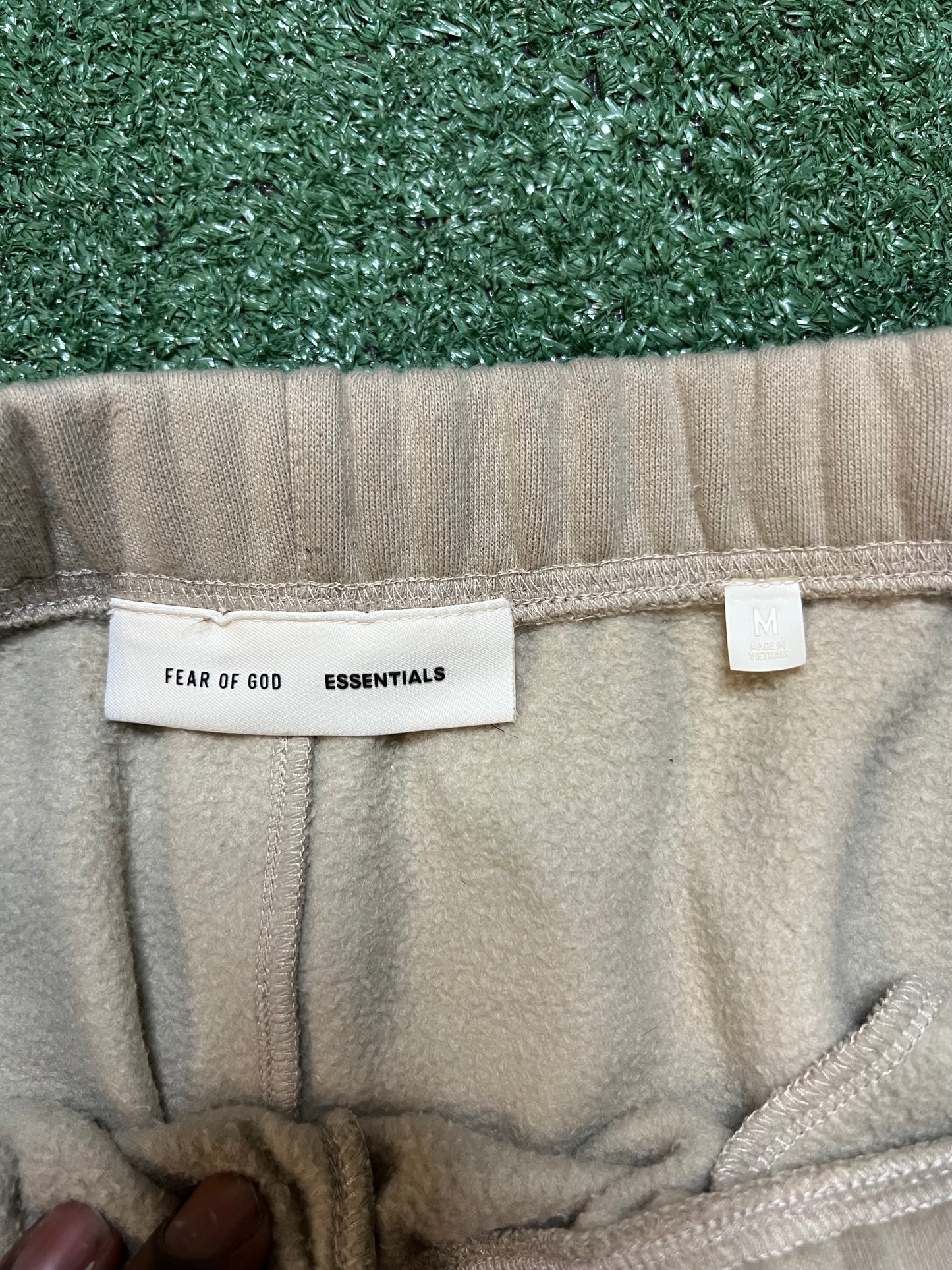 Fear of god essentials beige shorts