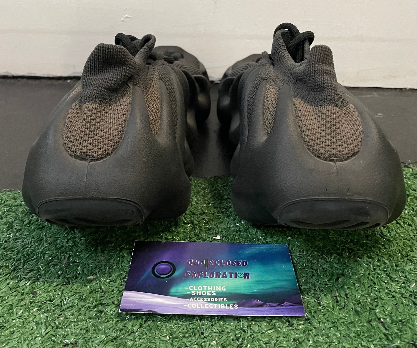 Adidas Yeezy 450 dark slate size 12men/13.5women
