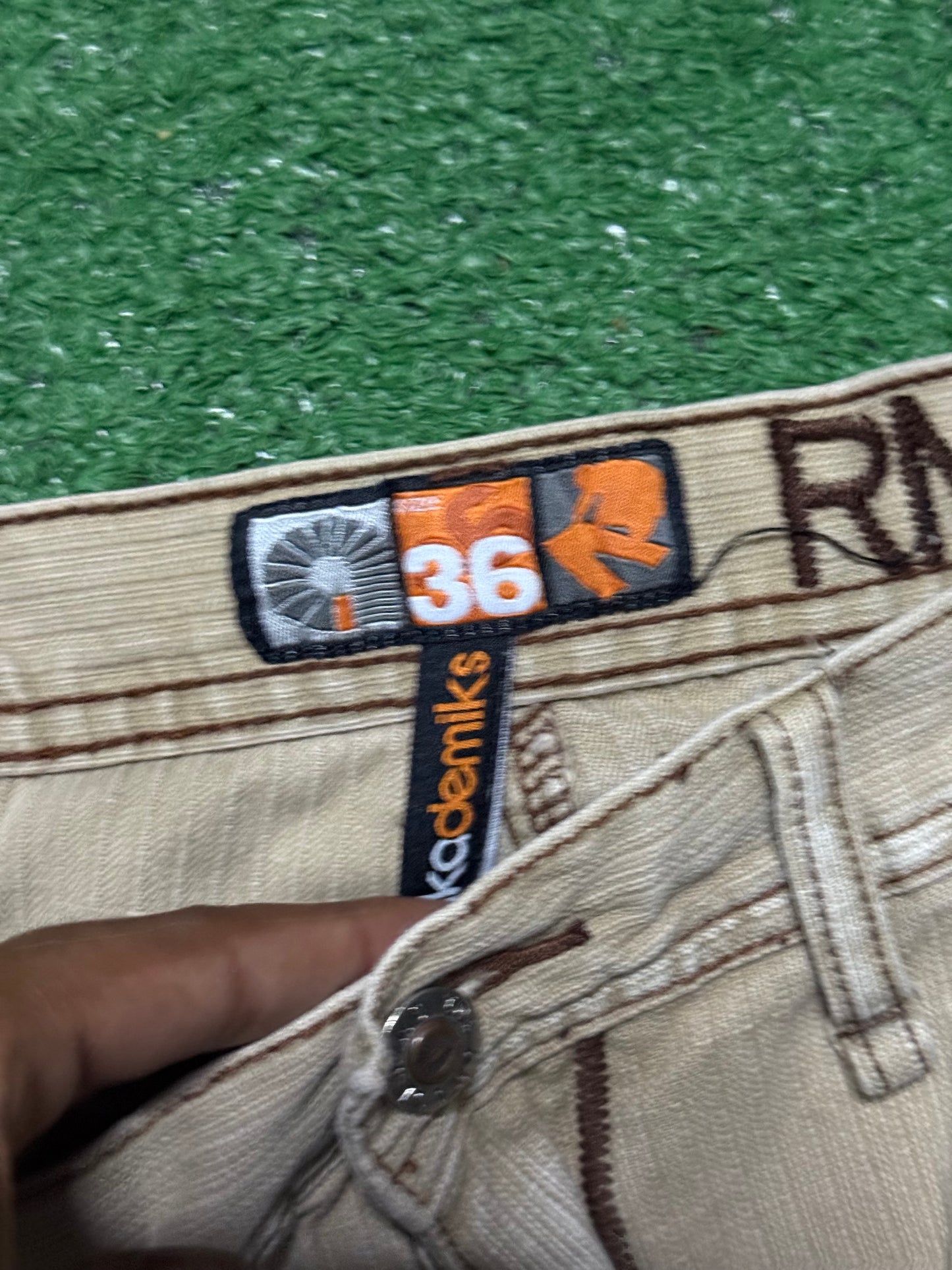 Vintage Akademiks Jorts
