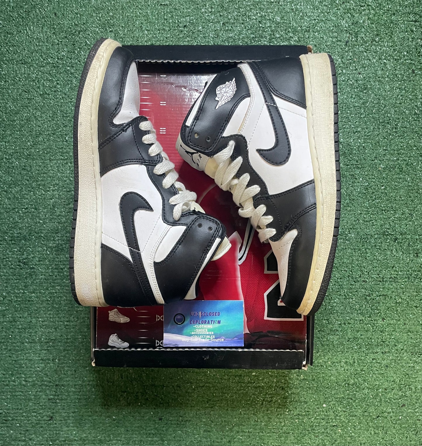 Air Jordan 1 high countdown pack size 5youth/6.5women
