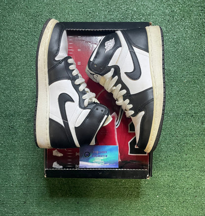 Air Jordan 1 high countdown pack size 5youth/6.5women