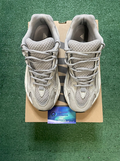 Yeezy Boost 700 v2 static size 8.5men/10women