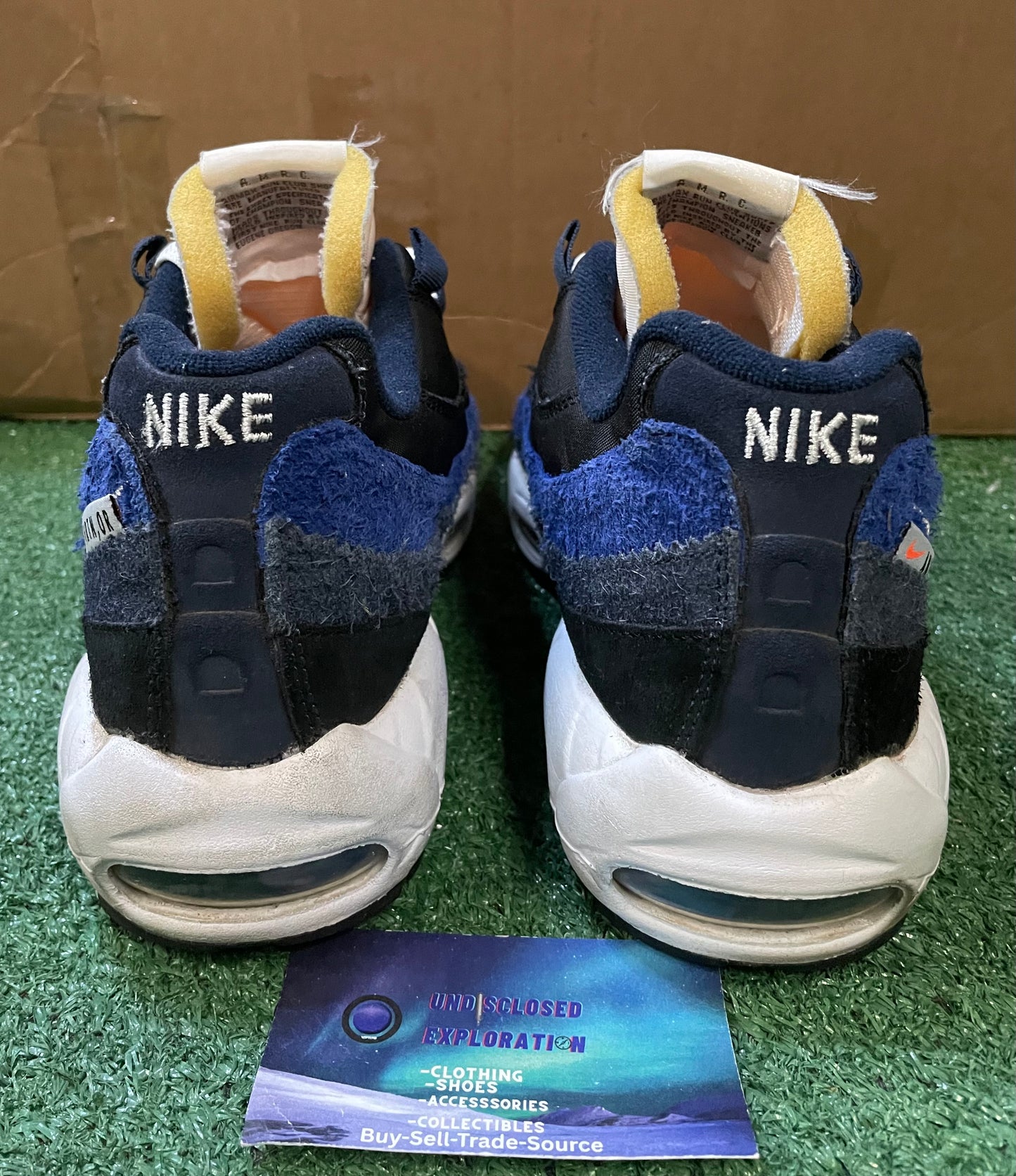 Nike air max 95 run club size 10men/11.5women
