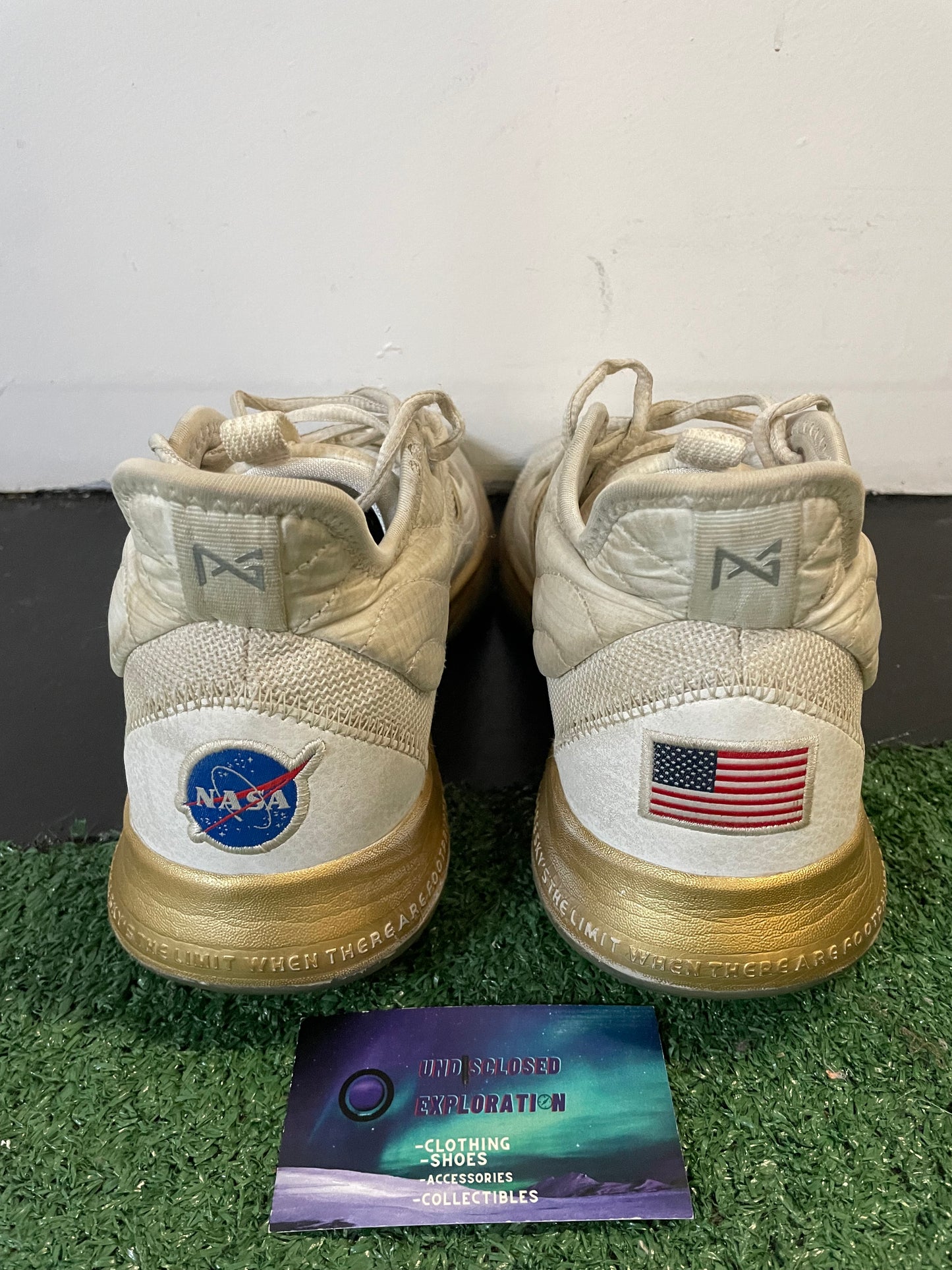 Nike PG 3 X NASA Apollo missions size 10men/11.5women