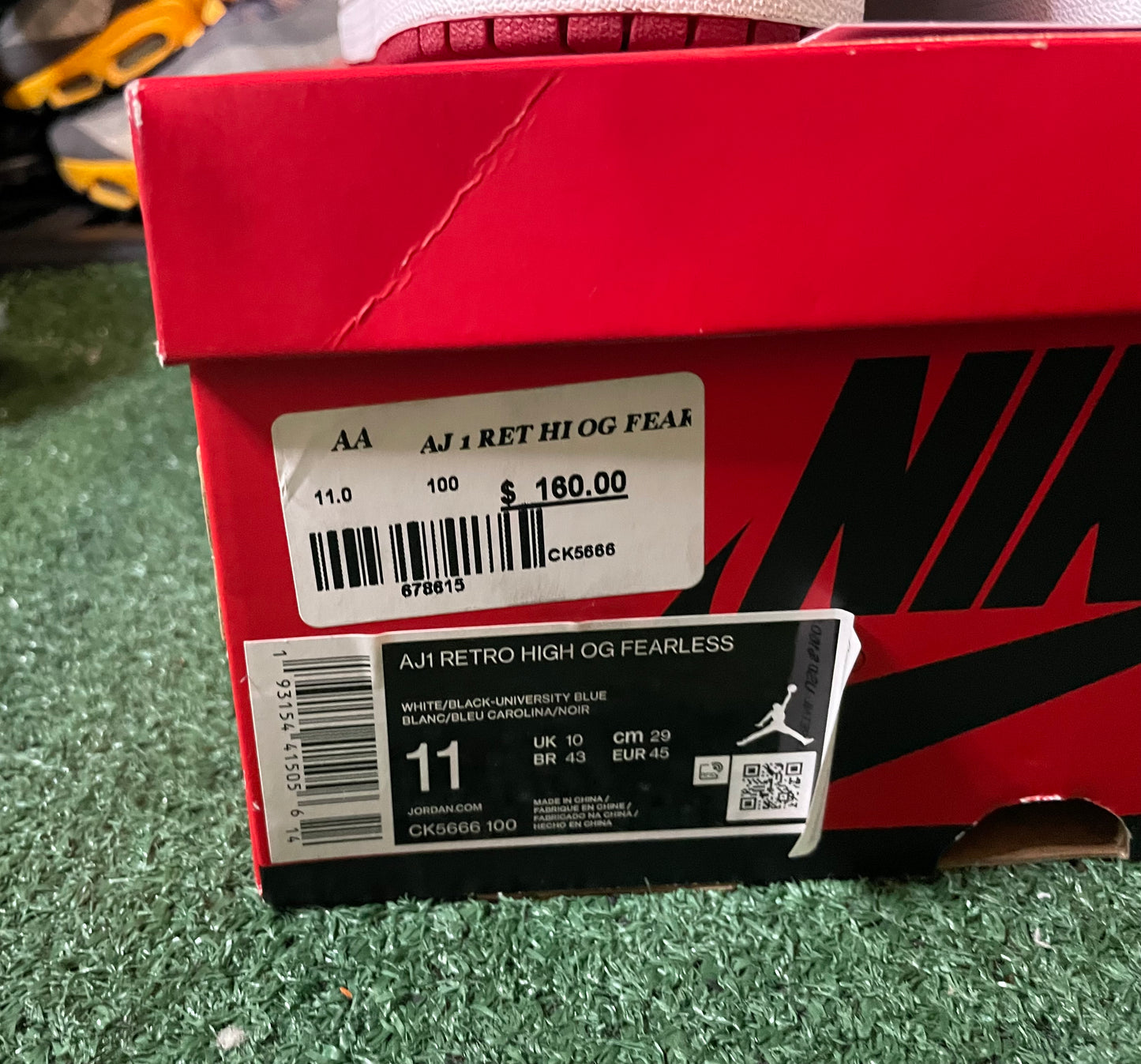 Air Jordan 1 high fearless size 11men/12.5women